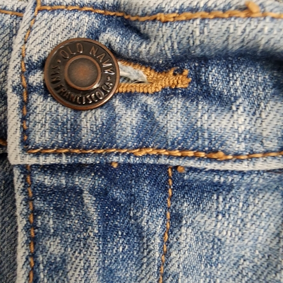 Womens Old Navy sweetheart light blue jeans, size 8 long - Picture 3 of 5